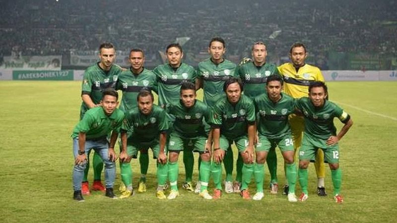 Rendi Irwan Saputra saat berseragam Persebaya. Copyright: &copy; Ian/Indosport